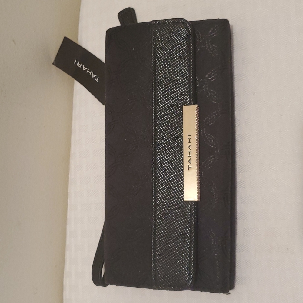 Tahari Royal Flush Black Wallet Nwt